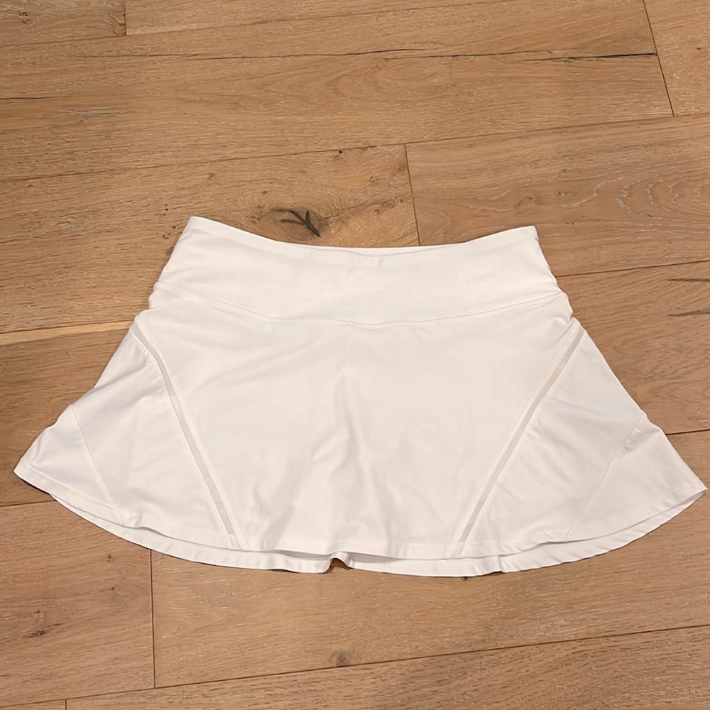 Mondetta white golf/tennis skirt